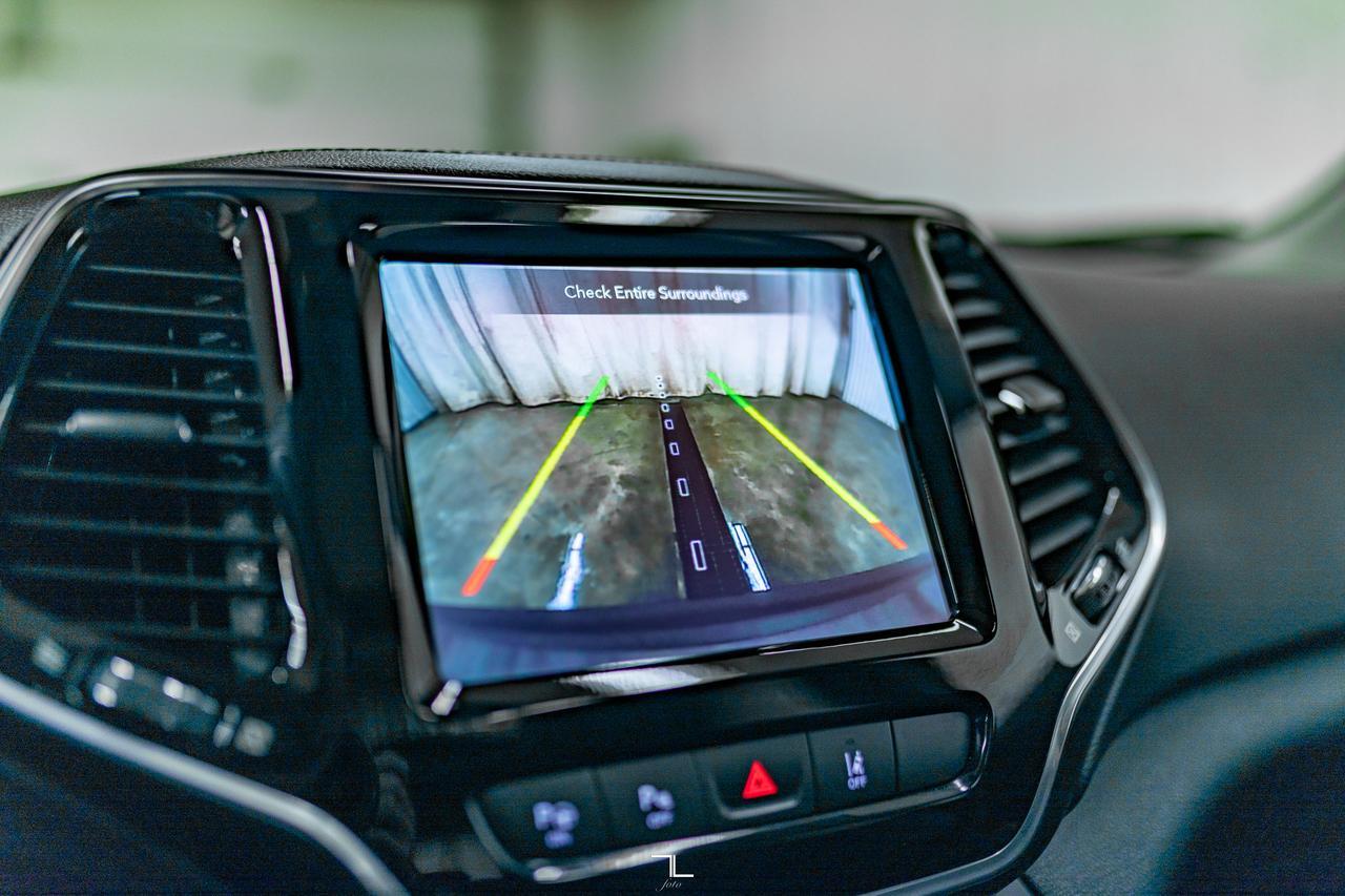 2022 Jeep Cherokee 4x4 Limited Leather Roof Nav BCam Red Deer AB