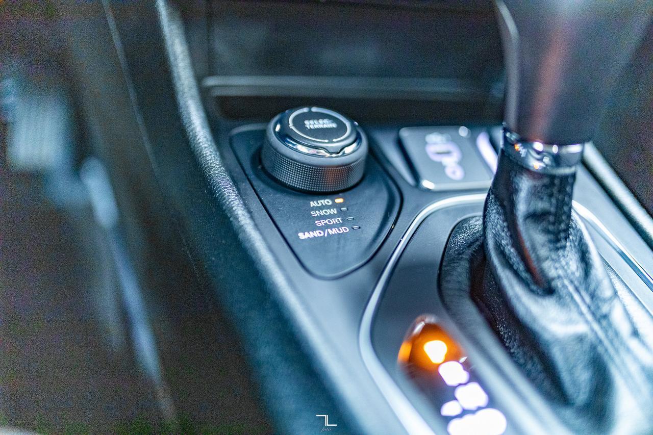 2022 Jeep Cherokee 4x4 North Roof BCam Red Deer AB