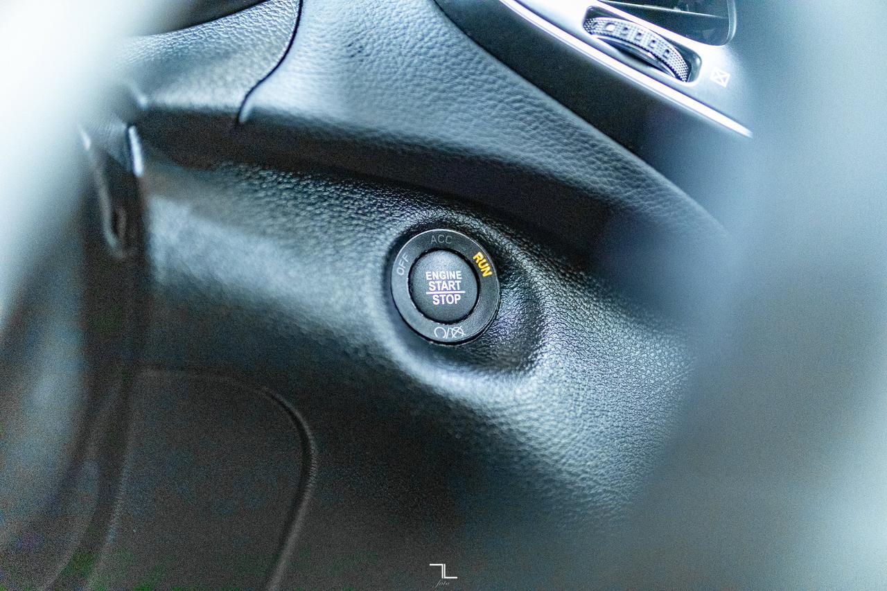 2022 Jeep Cherokee 4x4 North Roof BCam Red Deer AB