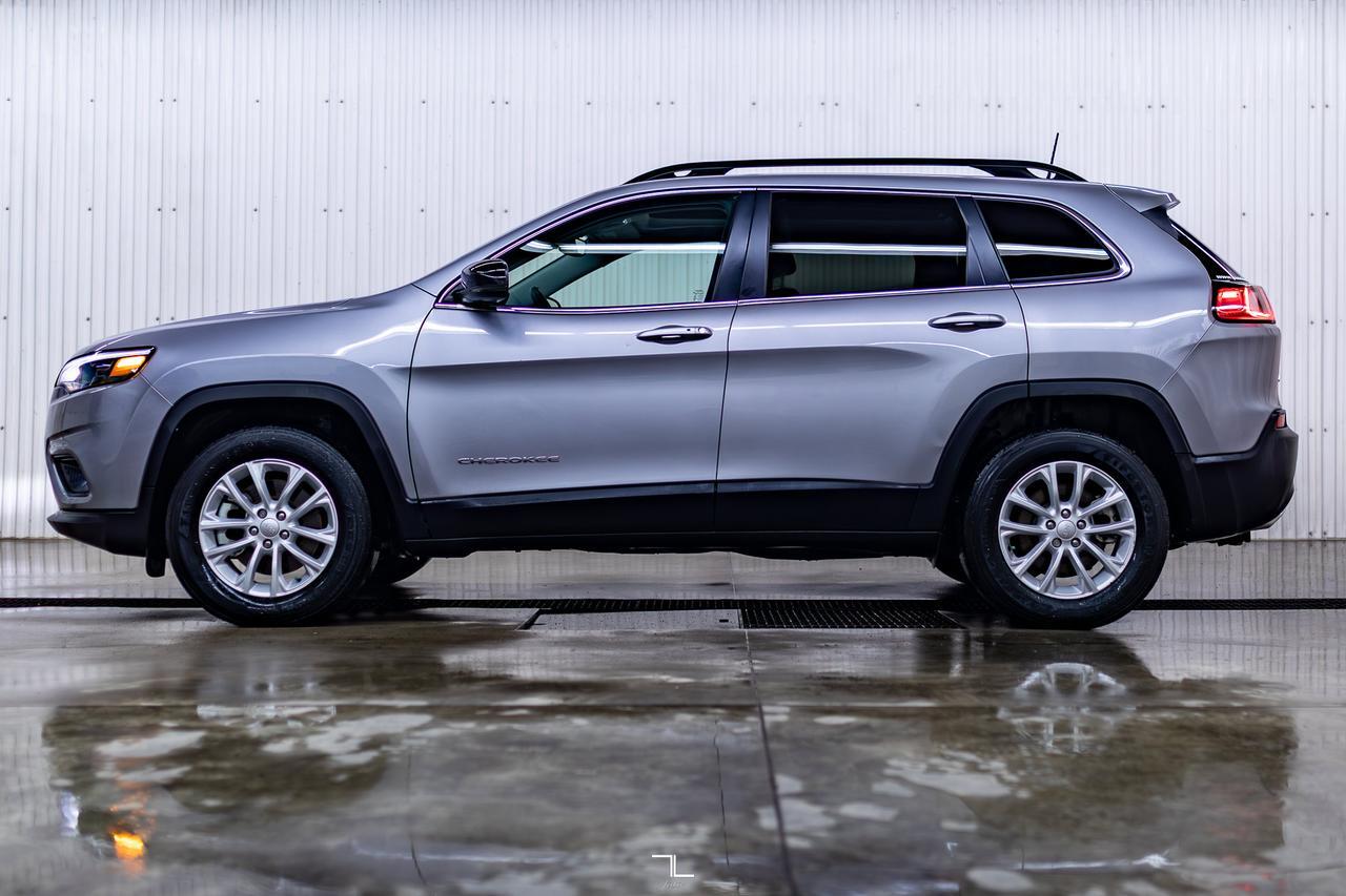 2022 Jeep Cherokee 4x4 North Roof BCam Red Deer AB