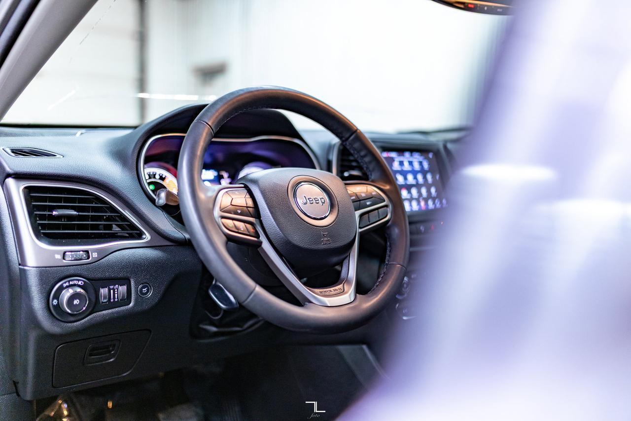 2022 Jeep Cherokee 4x4 North Roof BCam Red Deer AB