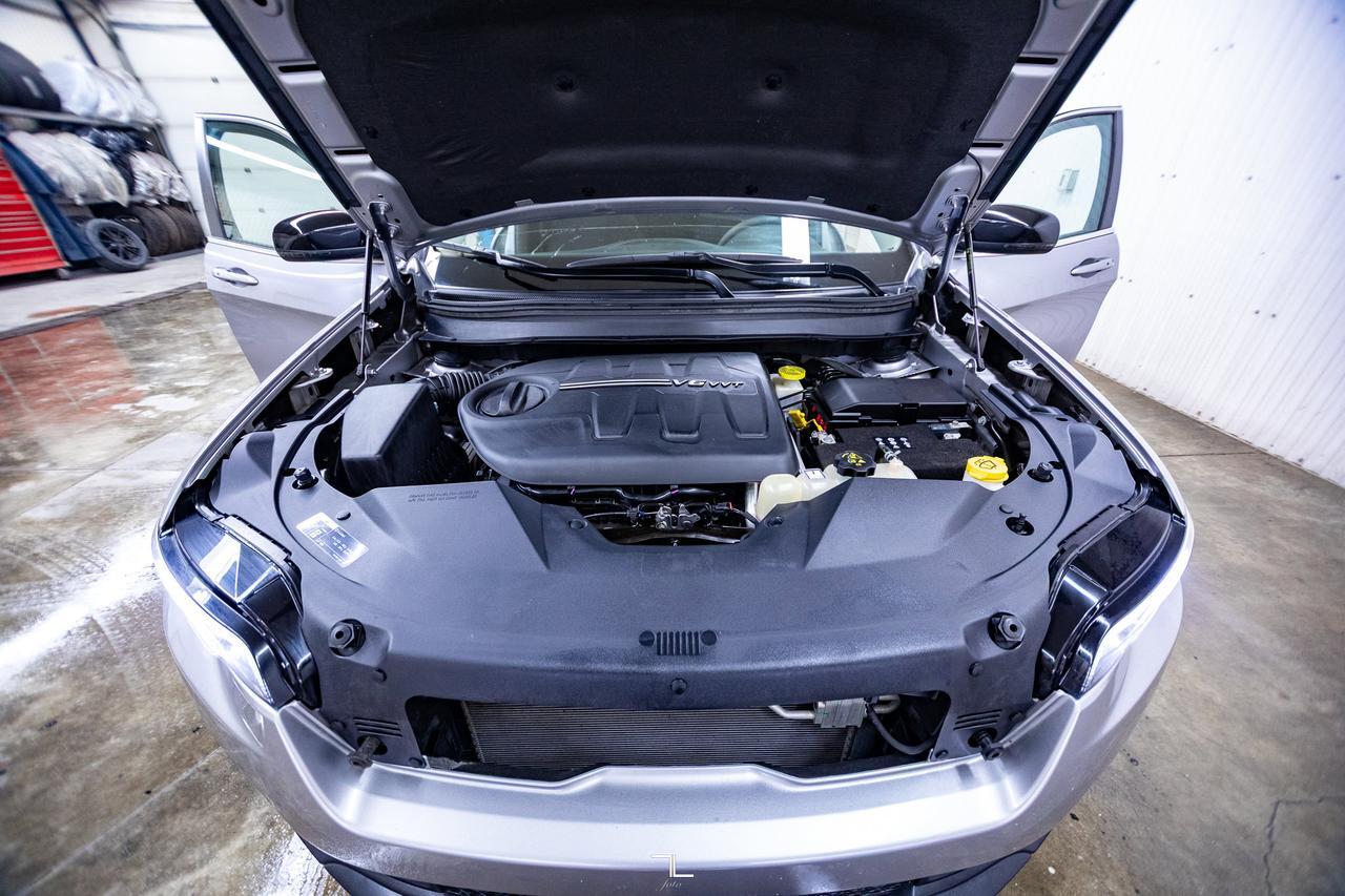 2022 Jeep Cherokee 4x4 North Roof BCam Red Deer AB