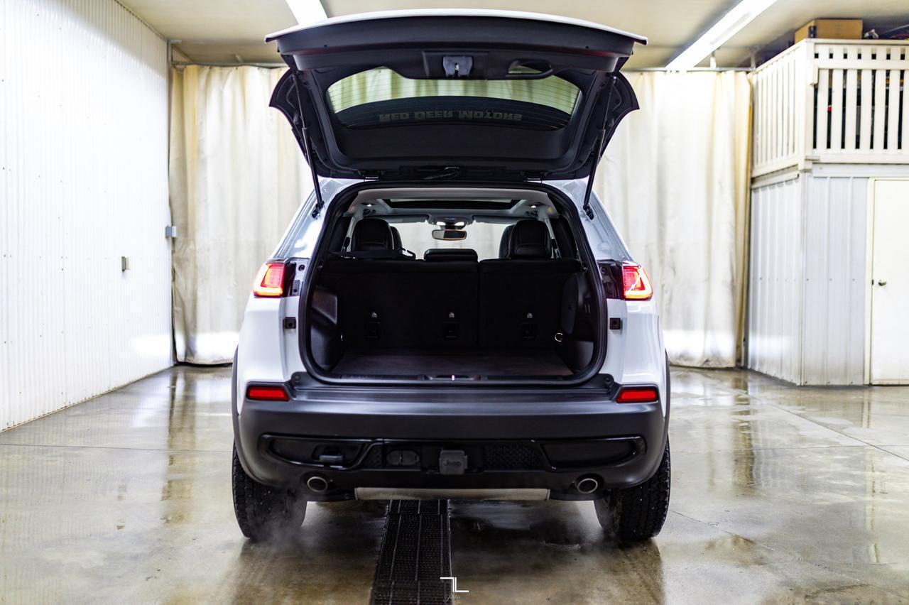 2022 Jeep Cherokee 4x4 X Leather Roof BCam Red Deer AB