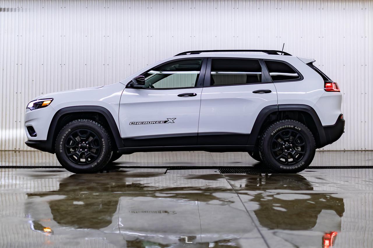 2022 Jeep Cherokee 4x4 X Leather Roof BCam Red Deer AB