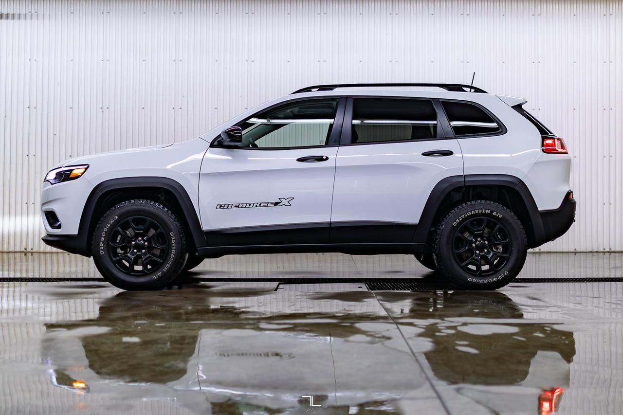 2022 Jeep Cherokee 4x4 X Leather Roof BCam Red Deer AB