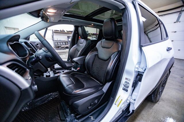 2022 Jeep Cherokee 4x4 X Leather Roof BCam Red Deer AB