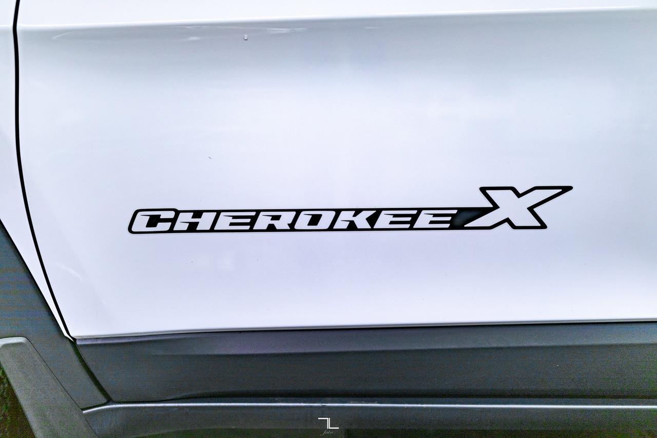 2022 Jeep Cherokee 4x4 X Leather Roof BCam Red Deer AB