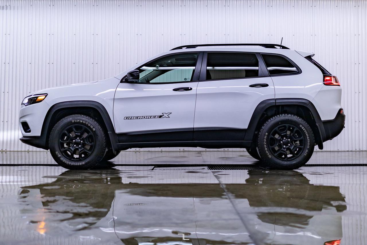2022 Jeep Cherokee 4x4 X Leather Roof BCam Red Deer AB