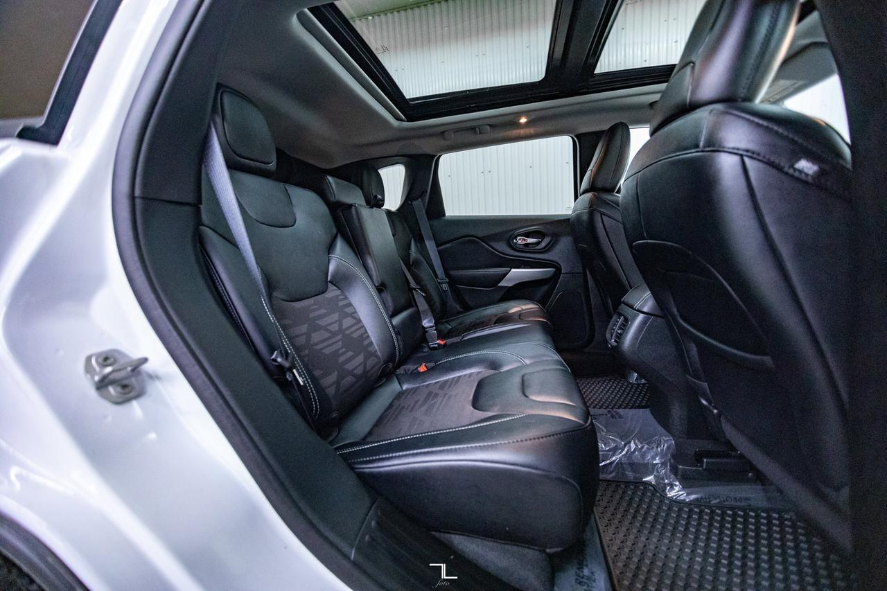 2022 Jeep Cherokee 4x4 X Leather Roof BCam Red Deer AB