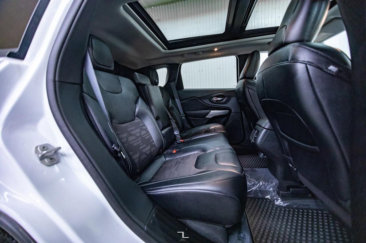 2022 Jeep Cherokee 4x4 X Leather Roof BCam Red Deer AB