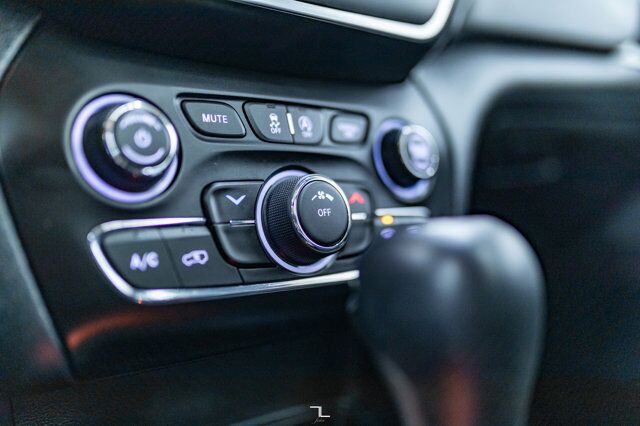 2022 Jeep Cherokee 4x4 X Leather Roof BCam Red Deer AB