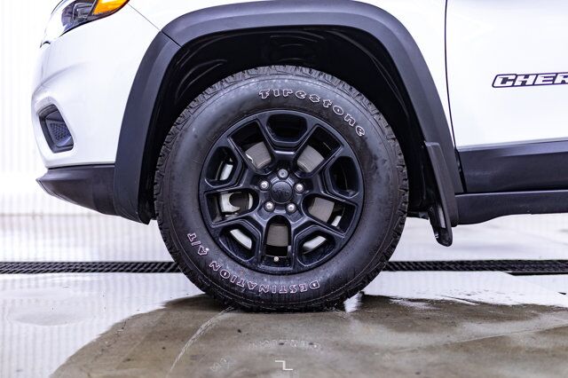 2022 Jeep Cherokee 4x4 X Leather Roof BCam Red Deer AB