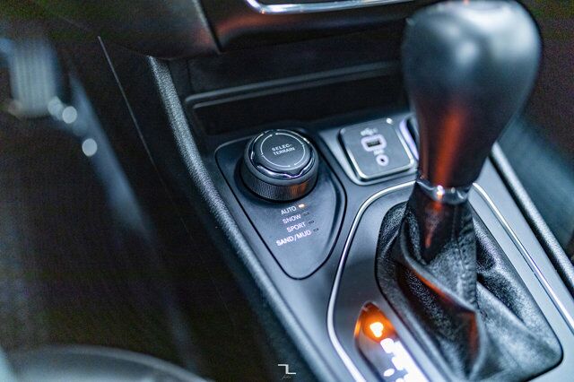 2022 Jeep Cherokee 4x4 X Leather Roof BCam Red Deer AB