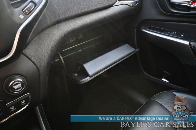 2022 Jeep Cherokee Latitude Lux / 4X4 / Auto Start / Power & Heated Leather Seats / Heated Steering Wheel / Lane Departure & Blind Spot Alert / Apple CarPlay & Android Auto / Back Up Camera / Keyless Entry & Start / 27 MPG / 1-Owner Anchorage AK
