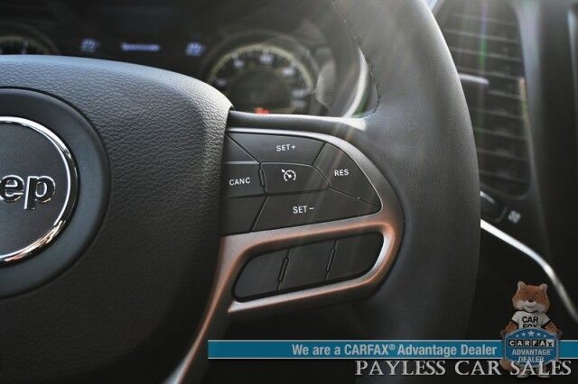2022 Jeep Cherokee Latitude Lux / 4X4 / Auto Start / Power & Heated Leather Seats / Heated Steering Wheel / Lane Departure & Blind Spot Alert / Apple CarPlay & Android Auto / Back Up Camera / Keyless Entry & Start / 27 MPG / 1-Owner Anchorage AK