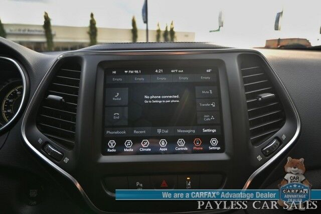 2022 Jeep Cherokee Latitude Lux / 4X4 / Auto Start / Power & Heated Leather Seats / Heated Steering Wheel / Lane Departure & Blind Spot Alert / Apple CarPlay & Android Auto / Back Up Camera / Keyless Entry & Start / 27 MPG / 1-Owner Anchorage AK
