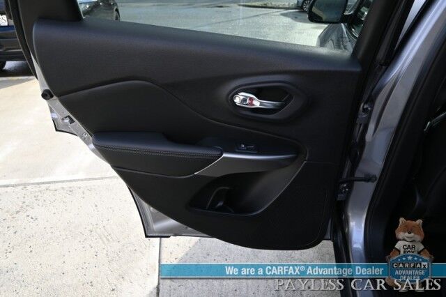 2022 Jeep Cherokee Latitude Lux / 4X4 / Auto Start / Power & Heated Leather Seats / Heated Steering Wheel / Lane Departure & Blind Spot Alert / Apple CarPlay & Android Auto / Back Up Camera / Keyless Entry & Start / 27 MPG / 1-Owner Anchorage AK