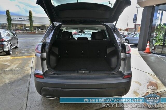 2022 Jeep Cherokee Latitude Lux / 4X4 / Auto Start / Power & Heated Leather Seats / Heated Steering Wheel / Lane Departure & Blind Spot Alert / Apple CarPlay & Android Auto / Back Up Camera / Keyless Entry & Start / 27 MPG / 1-Owner Anchorage AK