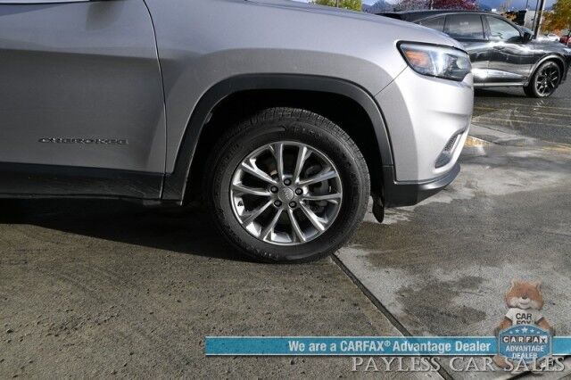 2022 Jeep Cherokee Latitude Lux / 4X4 / Auto Start / Power & Heated Leather Seats / Heated Steering Wheel / Lane Departure & Blind Spot Alert / Apple CarPlay & Android Auto / Back Up Camera / Keyless Entry & Start / 27 MPG / 1-Owner Anchorage AK