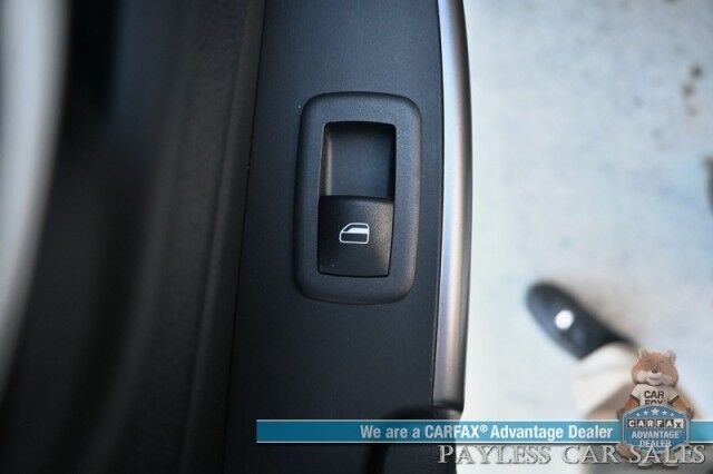 2022 Jeep Cherokee Latitude Lux / 4X4 / Auto Start / Power & Heated Leather Seats / Heated Steering Wheel / Lane Departure & Blind Spot Alert / Apple CarPlay & Android Auto / Back Up Camera / Keyless Entry & Start / 27 MPG / 1-Owner Anchorage AK
