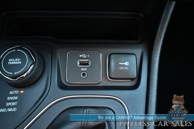2022 Jeep Cherokee Latitude Lux / 4X4 / Auto Start / Power & Heated Leather Seats / Heated Steering Wheel / Lane Departure & Blind Spot Alert / Apple CarPlay & Android Auto / Back Up Camera / Keyless Entry & Start / 27 MPG / 1-Owner Anchorage AK