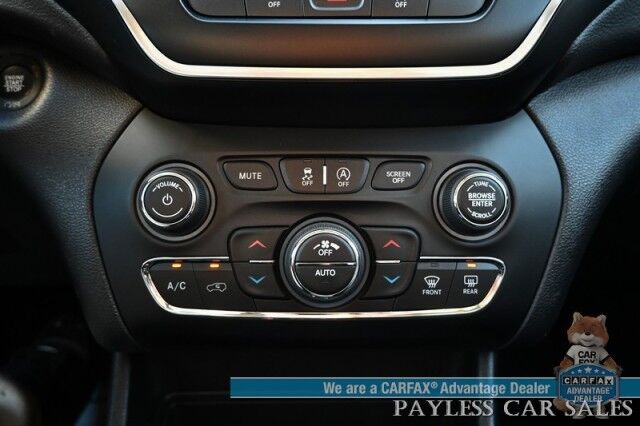 2022 Jeep Cherokee Latitude Lux / 4X4 / Auto Start / Power & Heated Leather Seats / Heated Steering Wheel / Lane Departure & Blind Spot Alert / Apple CarPlay & Android Auto / Back Up Camera / Keyless Entry & Start / 27 MPG / 1-Owner Anchorage AK