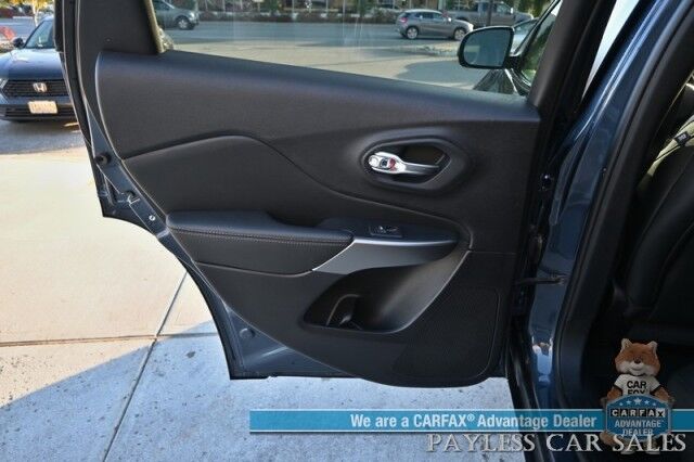 2022 Jeep Cherokee Latitude Lux / 4X4 / Auto Start / Power & Heated Leather Seats / Heated Steering Wheel / Lane Departure & Blind Spot Alert / Apple CarPlay & Android Auto / Back Up Camera / Keyless Entry & Start / 27 MPG / 1-Owner Anchorage AK