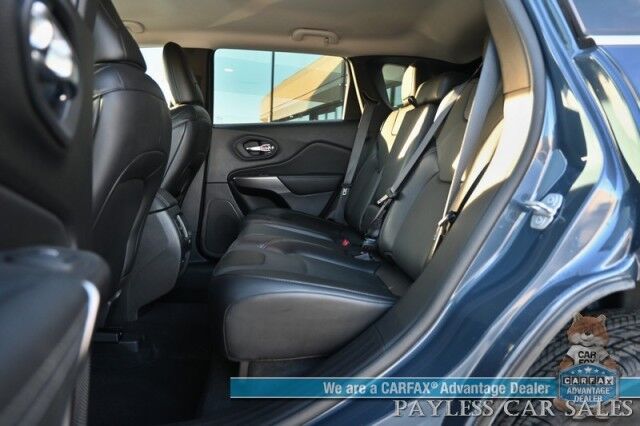 2022 Jeep Cherokee Latitude Lux / 4X4 / Auto Start / Power & Heated Leather Seats / Heated Steering Wheel / Lane Departure & Blind Spot Alert / Apple CarPlay & Android Auto / Back Up Camera / Keyless Entry & Start / 27 MPG / 1-Owner Anchorage AK