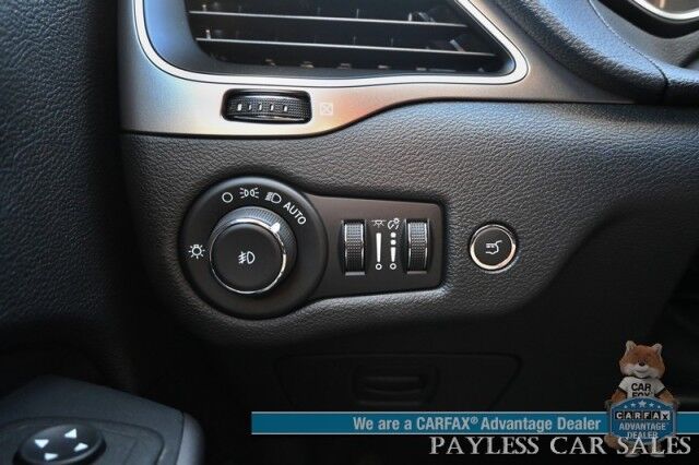 2022 Jeep Cherokee Latitude Lux / 4X4 / Auto Start / Power & Heated Leather Seats / Heated Steering Wheel / Lane Departure & Blind Spot Alert / Apple CarPlay & Android Auto / Back Up Camera / Keyless Entry & Start / 27 MPG / 1-Owner Anchorage AK