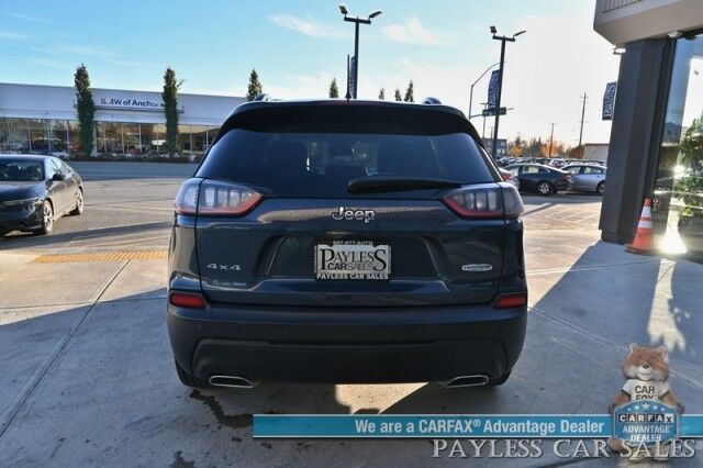 2022 Jeep Cherokee Latitude Lux / 4X4 / Auto Start / Power & Heated Leather Seats / Heated Steering Wheel / Lane Departure & Blind Spot Alert / Apple CarPlay & Android Auto / Back Up Camera / Keyless Entry & Start / 27 MPG / 1-Owner Anchorage AK
