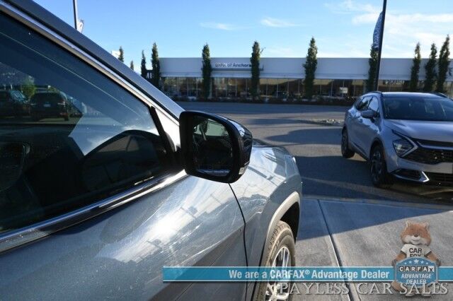 2022 Jeep Cherokee Latitude Lux / 4X4 / Auto Start / Power & Heated Leather Seats / Heated Steering Wheel / Lane Departure & Blind Spot Alert / Apple CarPlay & Android Auto / Back Up Camera / Keyless Entry & Start / 27 MPG / 1-Owner Anchorage AK