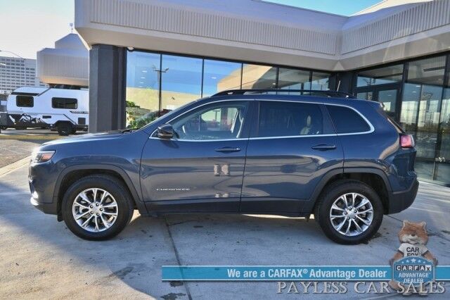 2022 Jeep Cherokee Latitude Lux / 4X4 / Auto Start / Power & Heated Leather Seats / Heated Steering Wheel / Lane Departure & Blind Spot Alert / Apple CarPlay & Android Auto / Back Up Camera / Keyless Entry & Start / 27 MPG / 1-Owner Anchorage AK