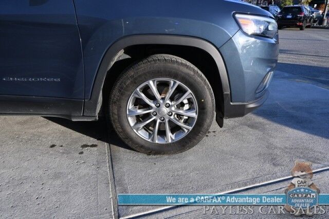 2022 Jeep Cherokee Latitude Lux / 4X4 / Auto Start / Power & Heated Leather Seats / Heated Steering Wheel / Lane Departure & Blind Spot Alert / Apple CarPlay & Android Auto / Back Up Camera / Keyless Entry & Start / 27 MPG / 1-Owner Anchorage AK