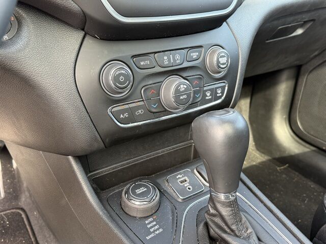 2022 Jeep Cherokee Latitude Lux Crestwood KY