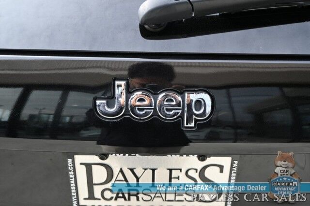 2022 Jeep Cherokee Limited / 4X4 / Auto Start / Power & Heated Leather Seats / Heated Steering Wheel / Sunroof / Adaptive Cruise Control / Lane Departure & Blind Spot Alert / Apple CarPlay & Android Auto / Back Up Camera / Power Liftgate Anchorage AK