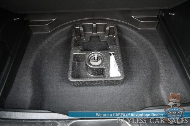 2022 Jeep Cherokee Limited / 4X4 / Auto Start / Power & Heated Leather Seats / Heated Steering Wheel / Sunroof / Adaptive Cruise Control / Lane Departure & Blind Spot Alert / Apple CarPlay & Android Auto / Back Up Camera / Power Liftgate Anchorage AK