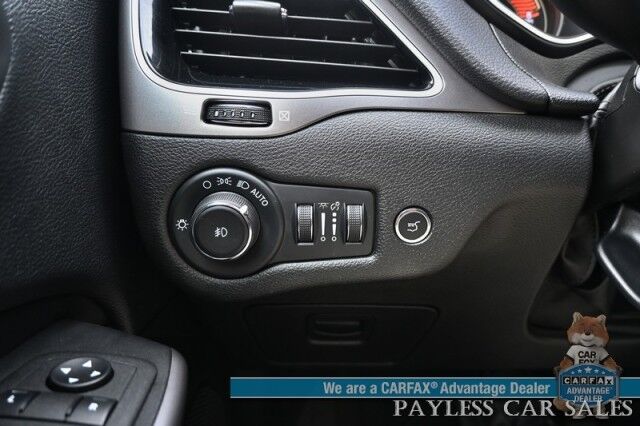 2022 Jeep Cherokee Limited / 4X4 / Auto Start / Power & Heated Leather Seats / Heated Steering Wheel / Sunroof / Adaptive Cruise Control / Lane Departure & Blind Spot Alert / Apple CarPlay & Android Auto / Back Up Camera / Power Liftgate Anchorage AK
