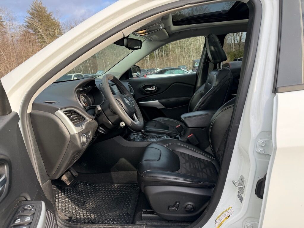 2022 Jeep Cherokee X Orange MA