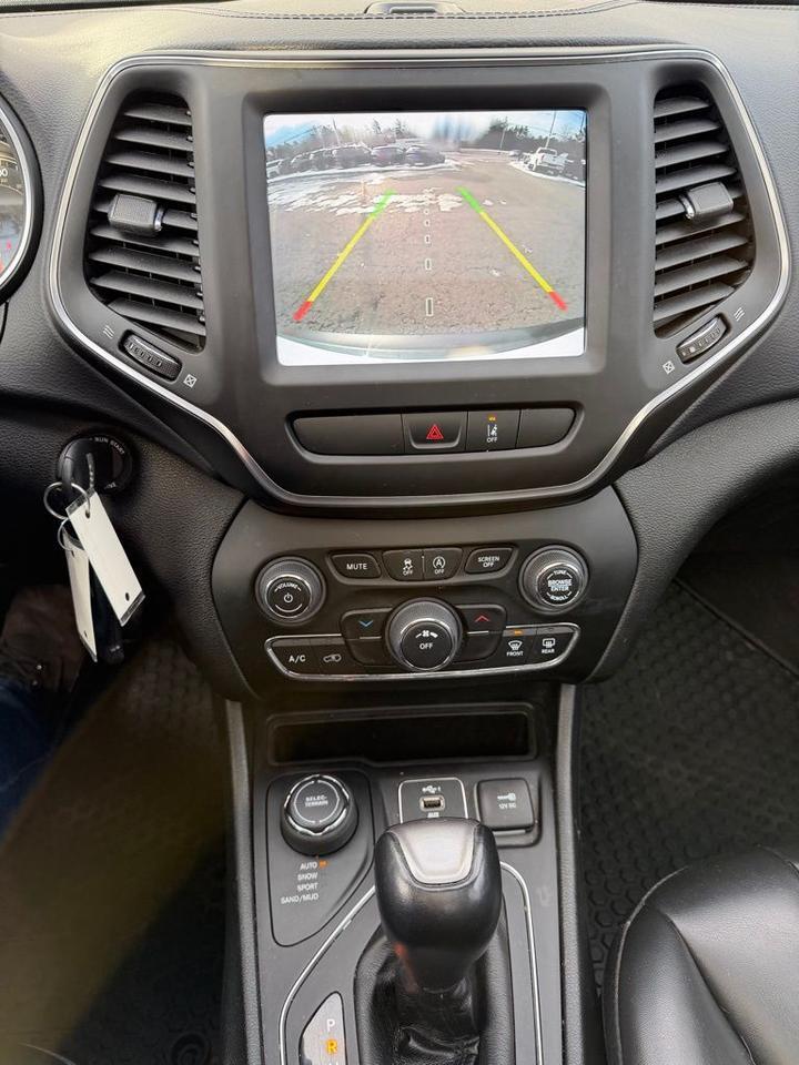 2022 Jeep Cherokee X Orange MA