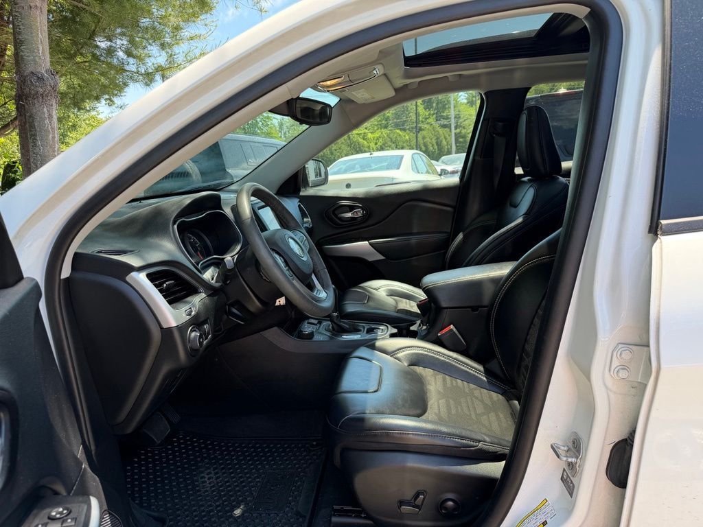 2022 Jeep Cherokee X Orange MA