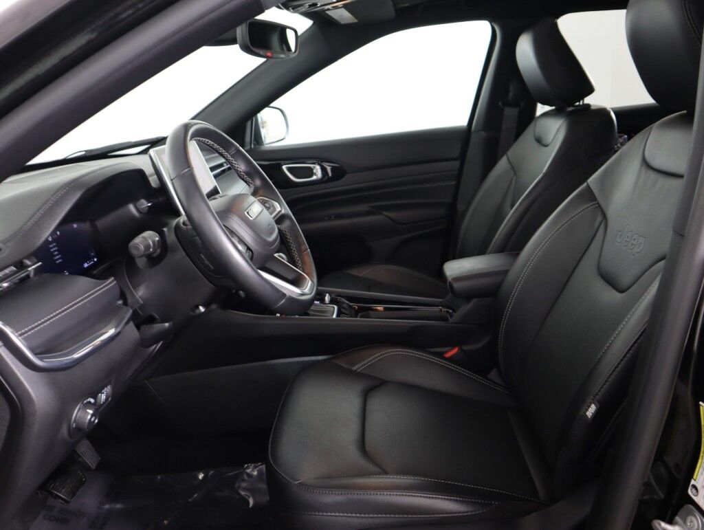 2022 Jeep Compass High Altitude 4x4 w/Dual Pane Panoramic Roof Maumee OH