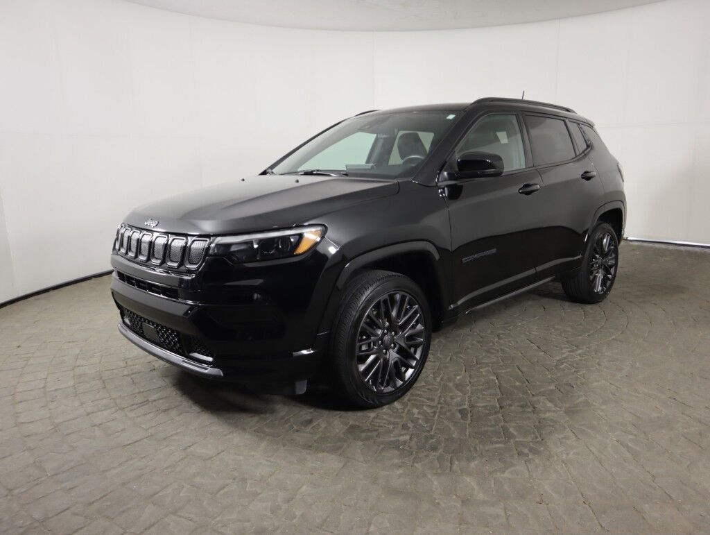 2022 Jeep Compass High Altitude 4x4 w/Dual Pane Panoramic Roof Maumee OH