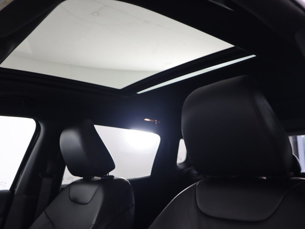 2022 Jeep Compass High Altitude 4x4 w/Dual Pane Panoramic Roof Maumee OH