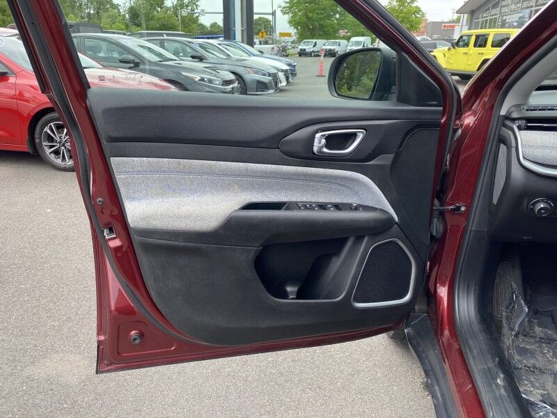 2022 Jeep Compass Latitude Bristol  PA