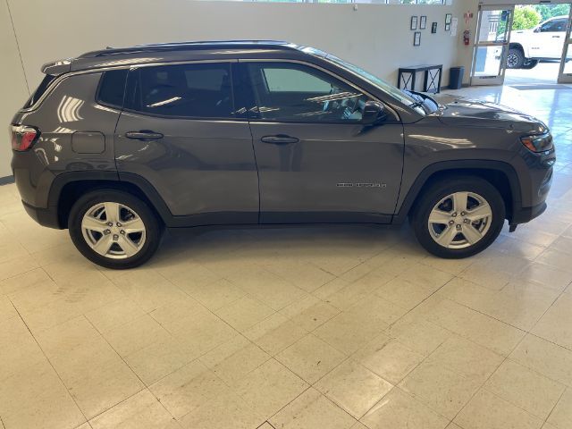 2022 Jeep Compass Latitude FWD