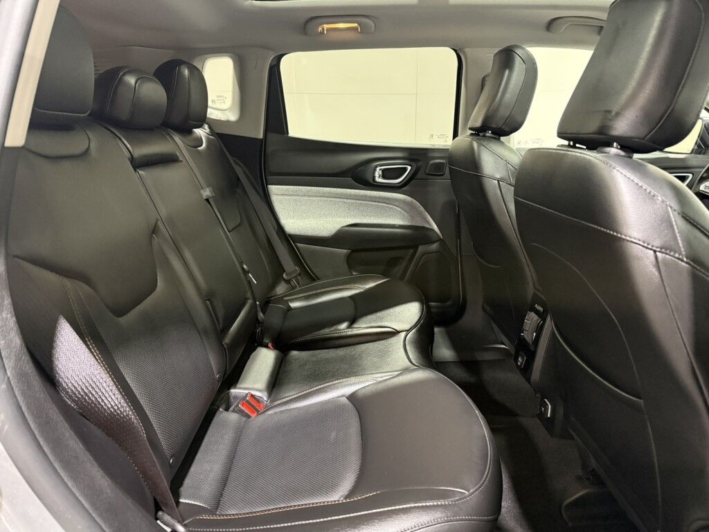 2022 Jeep Compass Latitude Lux 4WD w/Panoramic Moon Maumee OH