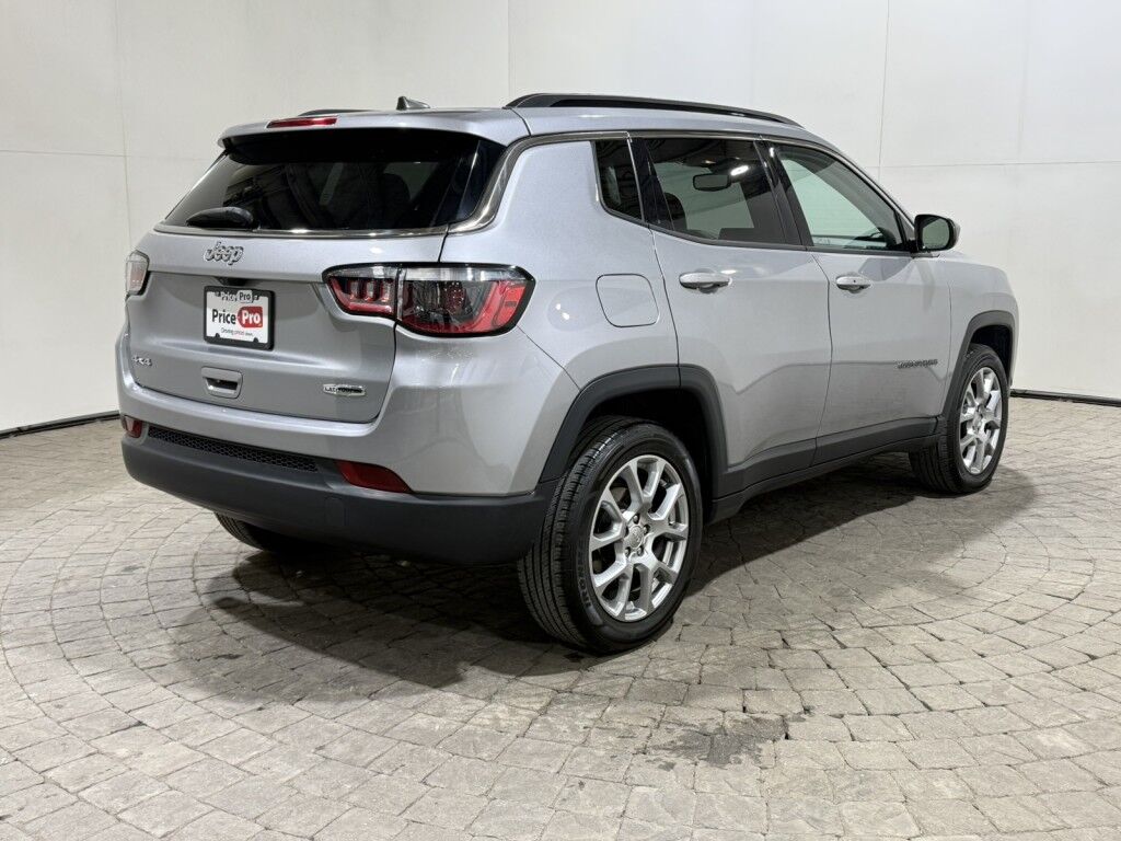 2022 Jeep Compass Latitude Lux 4WD w/Panoramic Moon Maumee OH