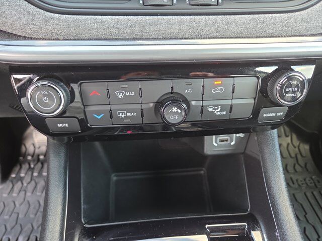 2022 Jeep Compass Latitude Lux HAMBURG PA