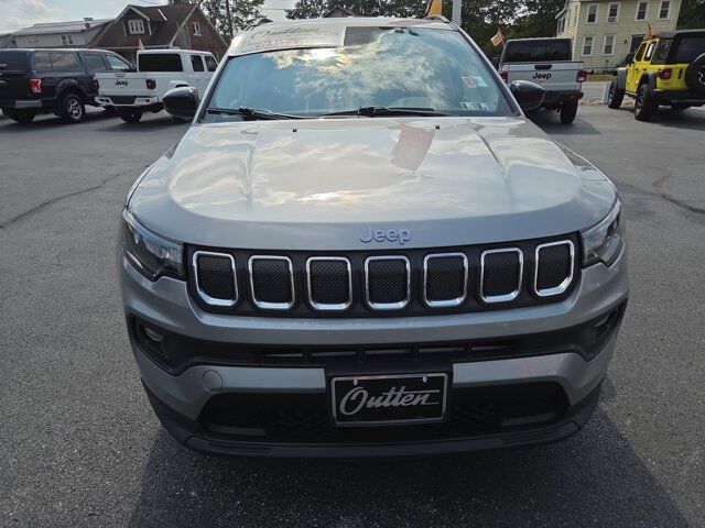 2022 Jeep Compass Latitude Lux HAMBURG PA
