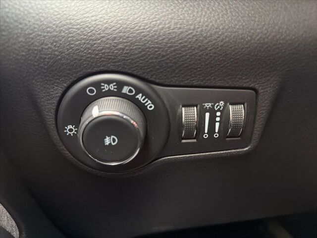 2022 Jeep Compass Latitude Lux Watertown SD